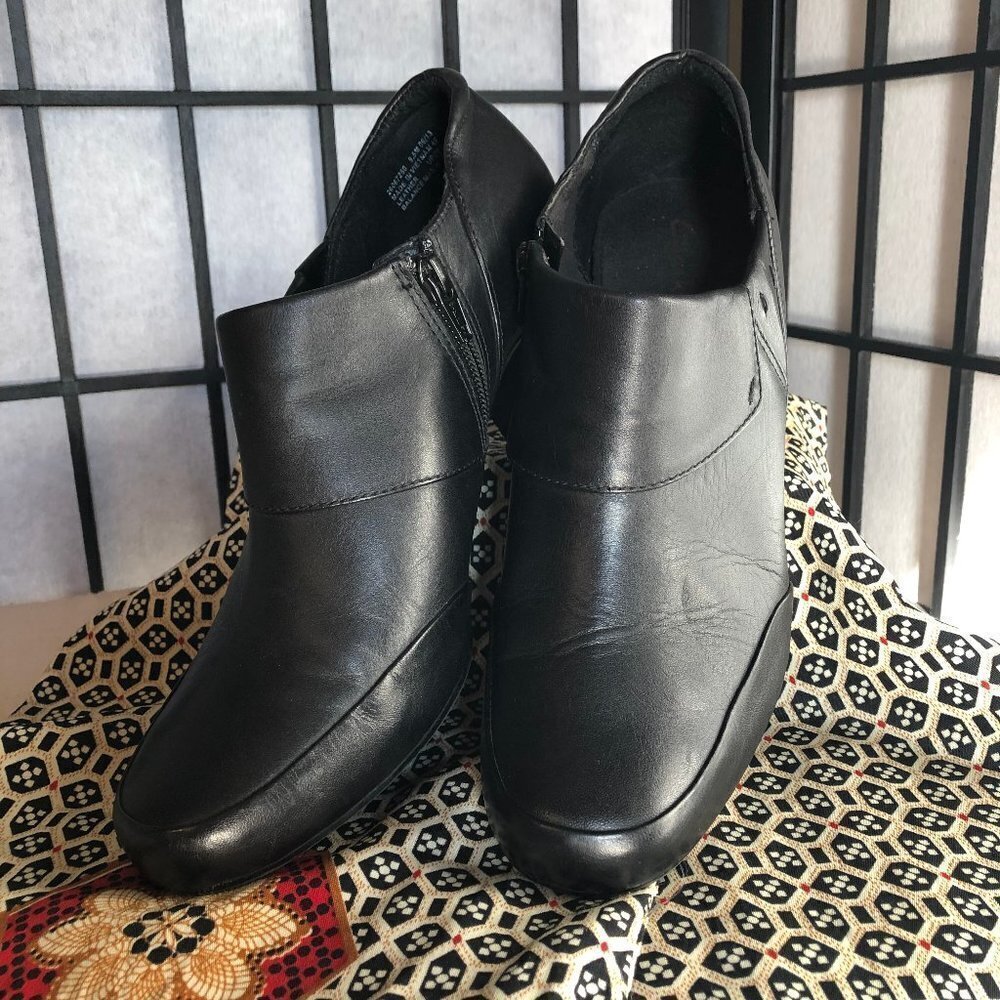 Womens Clark's Bendables Black Ankle Bootie W/Heel